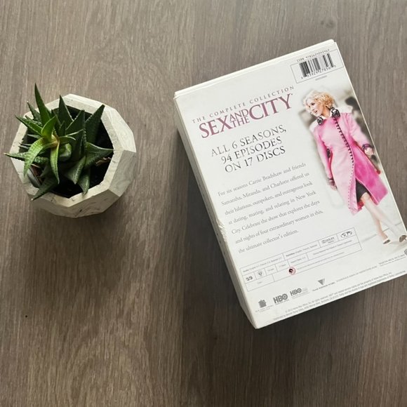 Sex and the City Complete DVD Boxed Collection - Picture 3 of 6